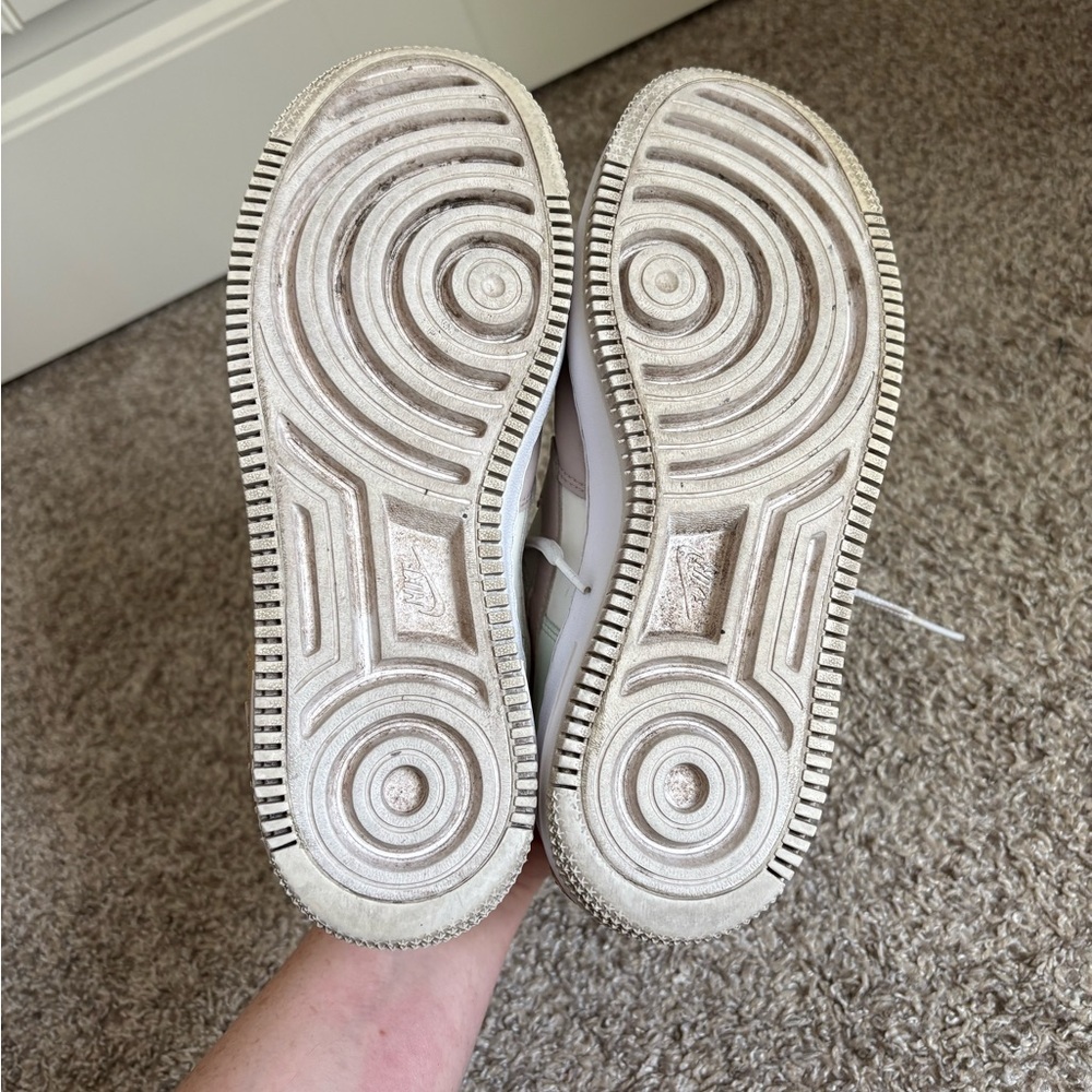 Nike Air Force 1 Shadow SE Pixel Swoosh in the Barely Green woman’s Size 9 - Picture 4 of 7